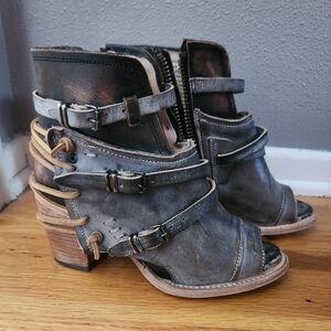 Freebird Booties, Carter, Size 7